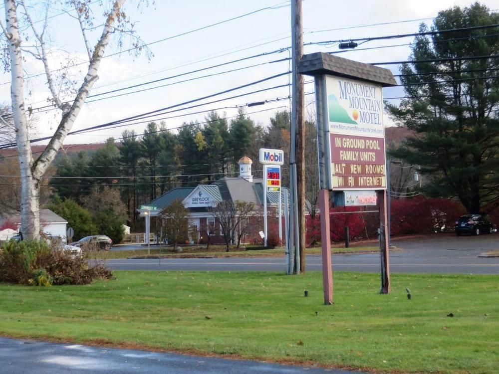 Monument Mountain Motel เกรทบาร์ริงตัน ภายนอก รูปภาพ