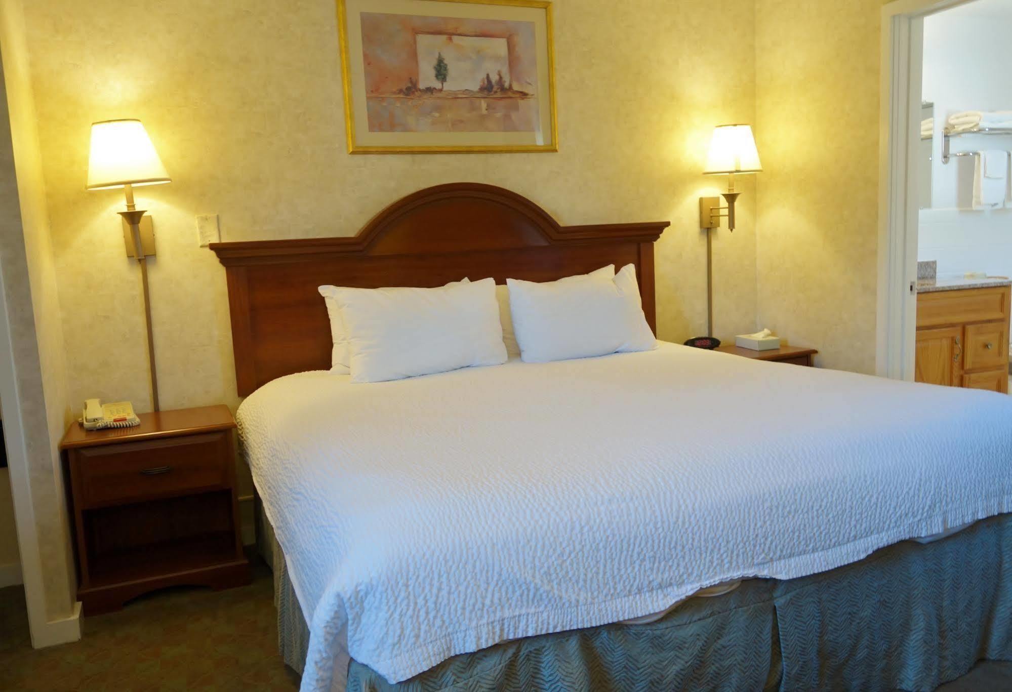 Monument Mountain Motel เกรทบาร์ริงตัน ภายนอก รูปภาพ